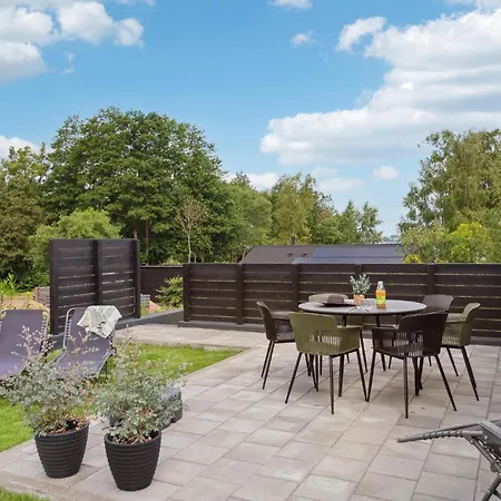 1 Bedroom Lovely In *