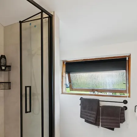 1 Bedroom Lovely In Nyaraló